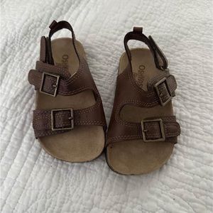 Like new OshKosh side 8 toddler sandal